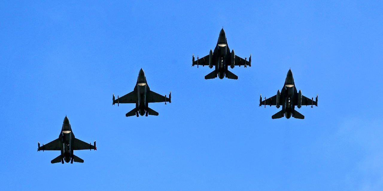 NATO'dan Ukrayna için F-16 açıklaması