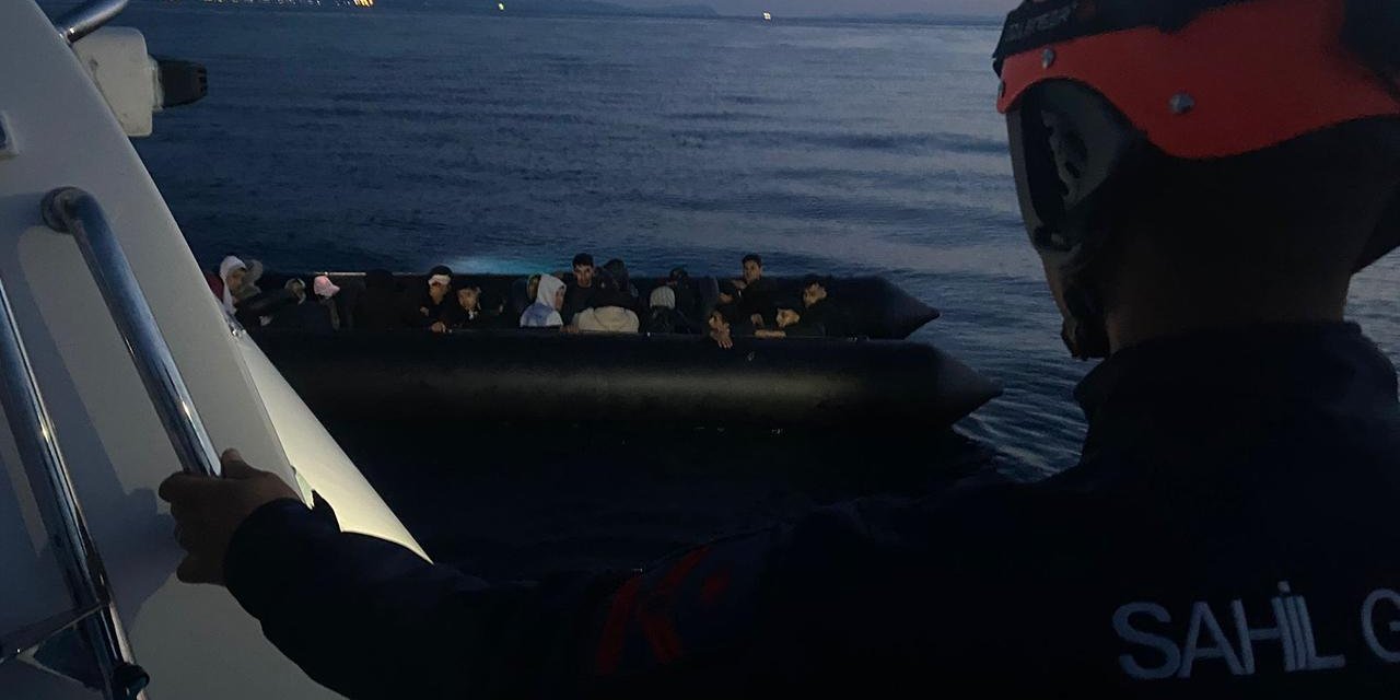 İzmir açıklarında 79 düzensiz göçmen kurtarıldı