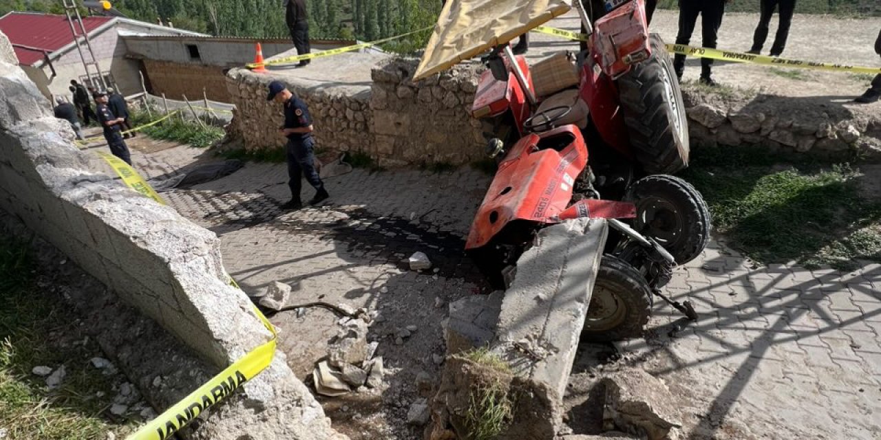 Traktör devrildi; sürücü öldü 2 kişi yaralandı