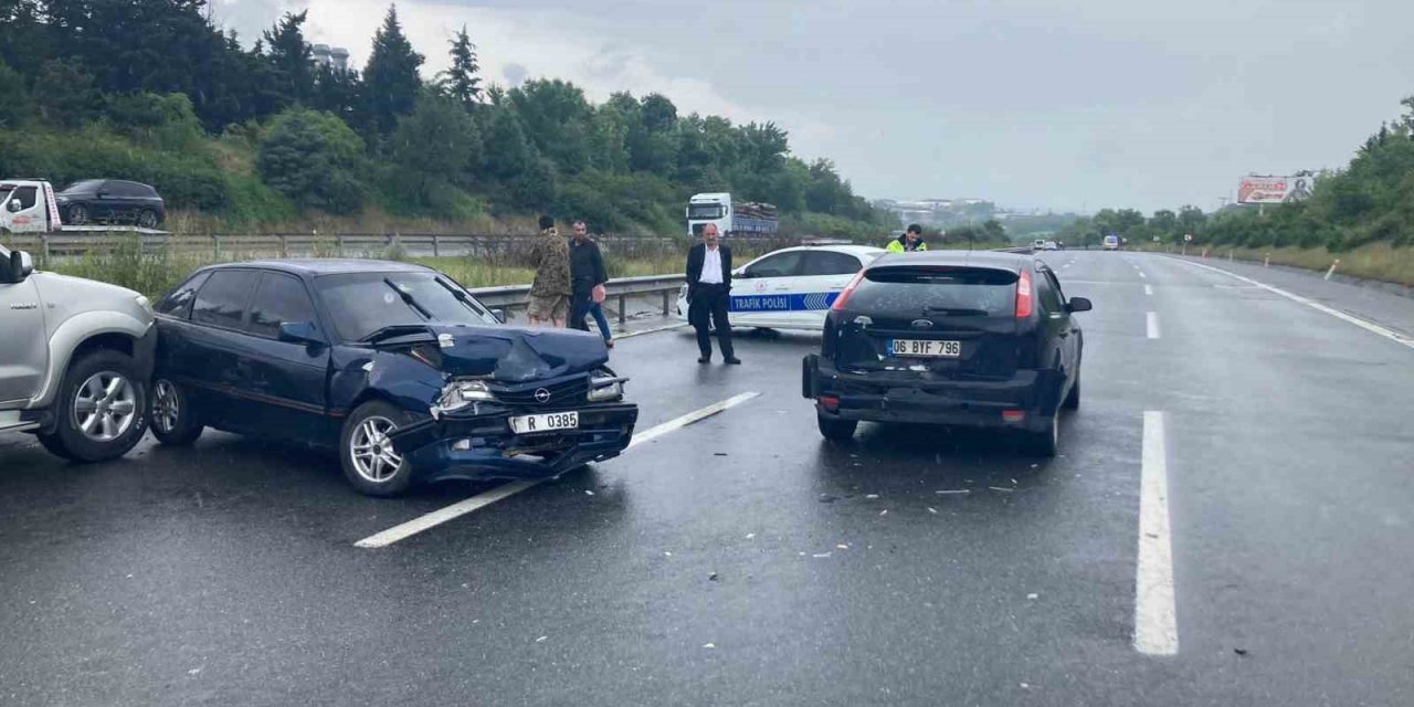 Düzce TEM’de 14 araç birbirine girdi: 6 yaralı