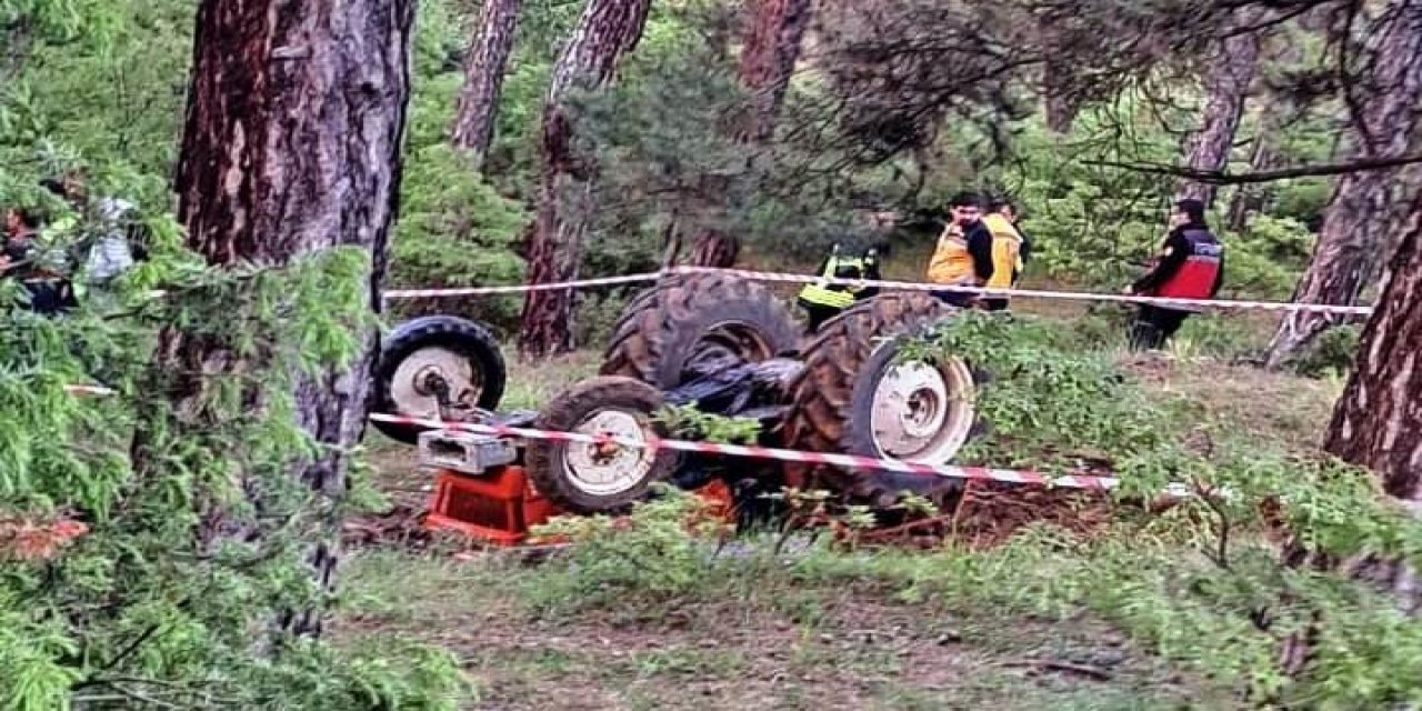Devrilen traktörün sürücüsü hayatını kaybetti