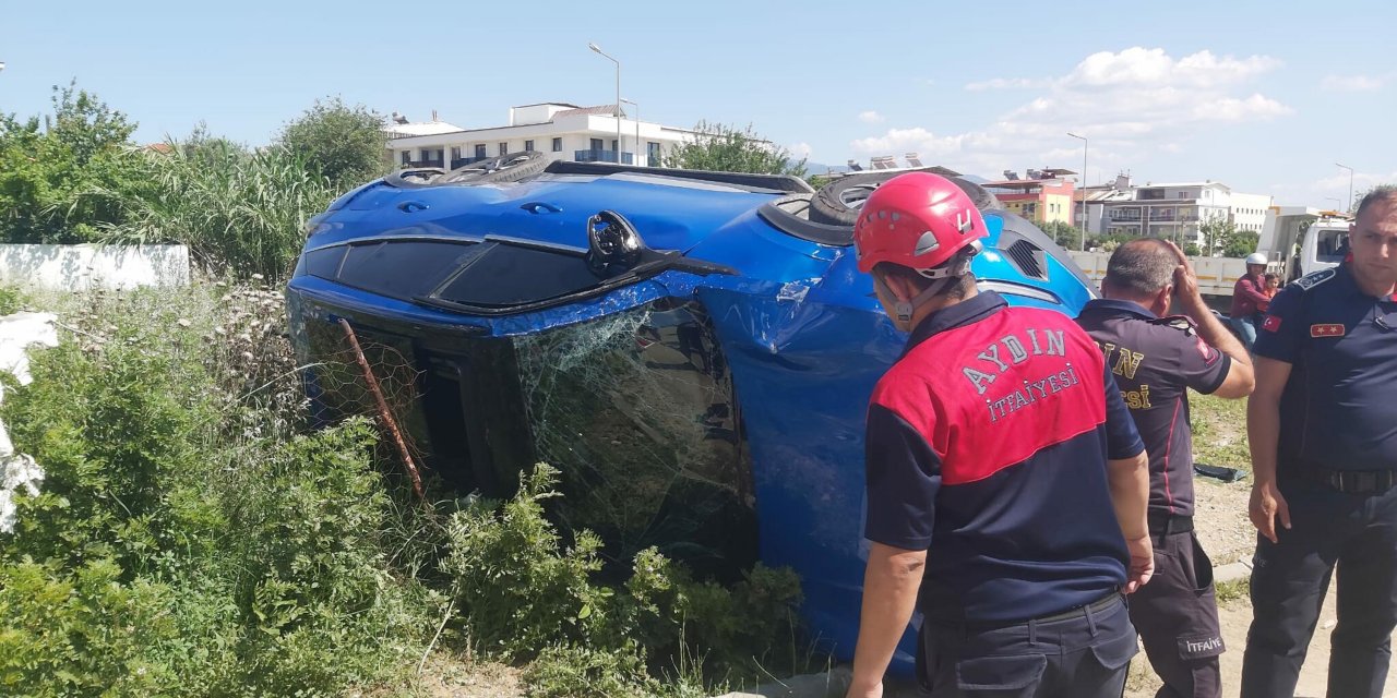 Otomobille çarpışan cip yayaların üzerine savruldu: 1 ölü, 3 yaralı