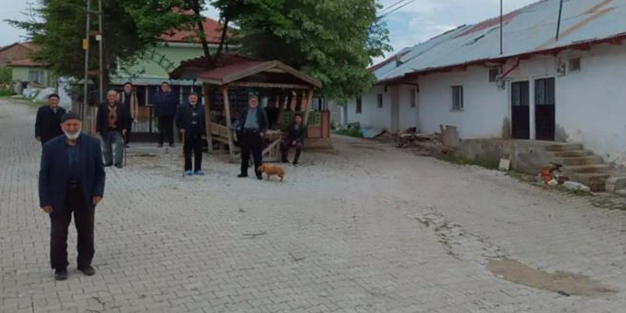 Köyü karıştıran oy; Dedektif gibi çalışıp o oyu vereni bulmaya çalışıyorlar