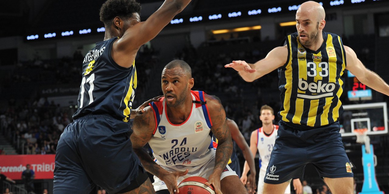 Anadolu Efes finale yükseldi