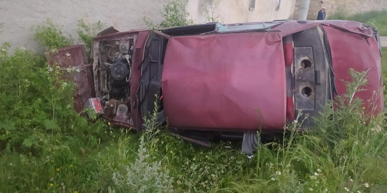 Afyonkarahisar'da trafik kazası' 6 kişi yaralandı