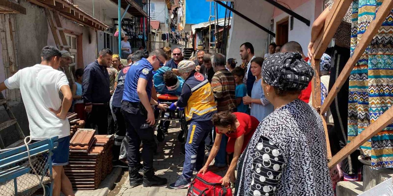 Çatıya çıkarken merdivenden düştü