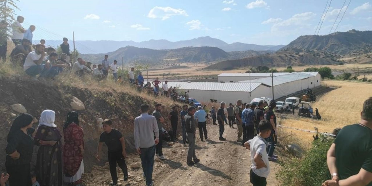 Bahçeden dönen çift devrilen traktörün altında kaldı: 1 ölü, 1 yaralı