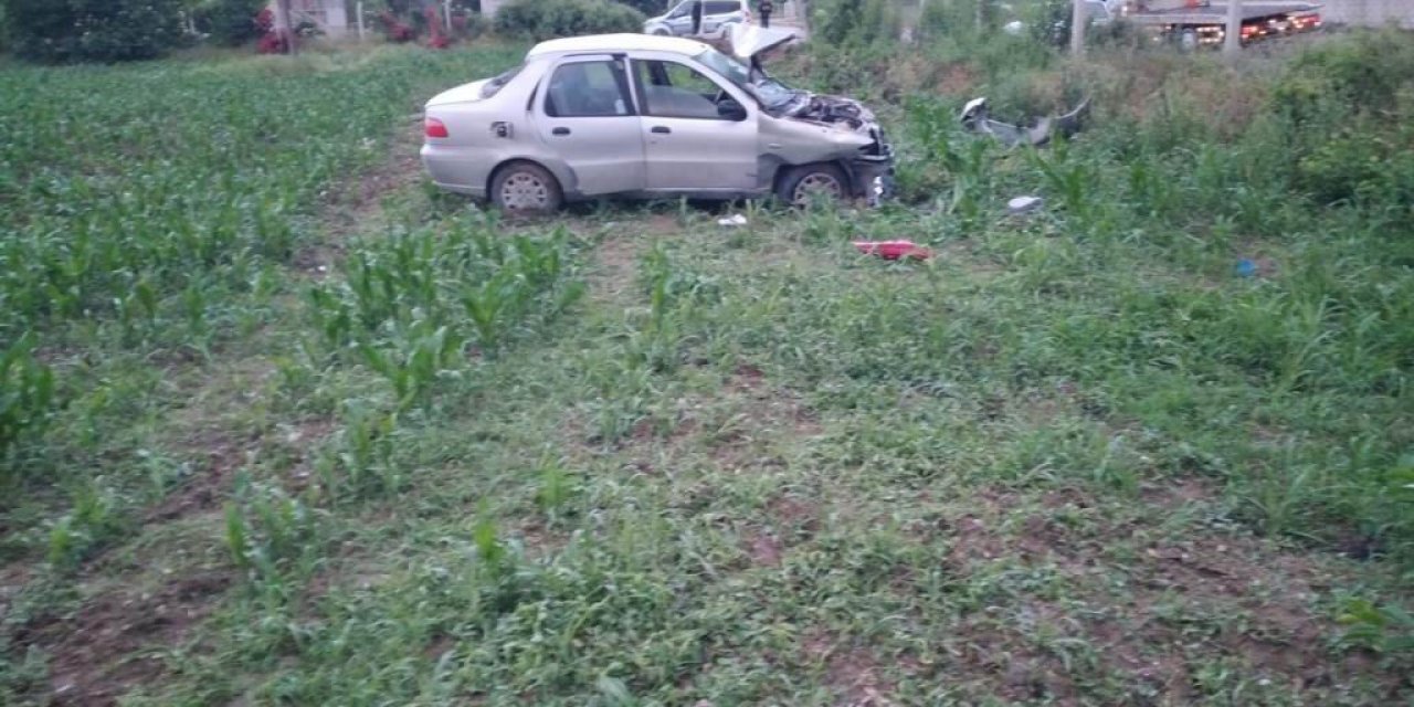 Konya'da kontrolden çıkan otomobil mısır tarlasına yuvarlandı