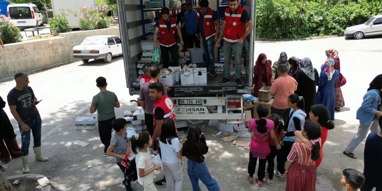 Kahramanmaraş'ta mobil sosyal market TIR'ları ile 60 bin kişiye yardım