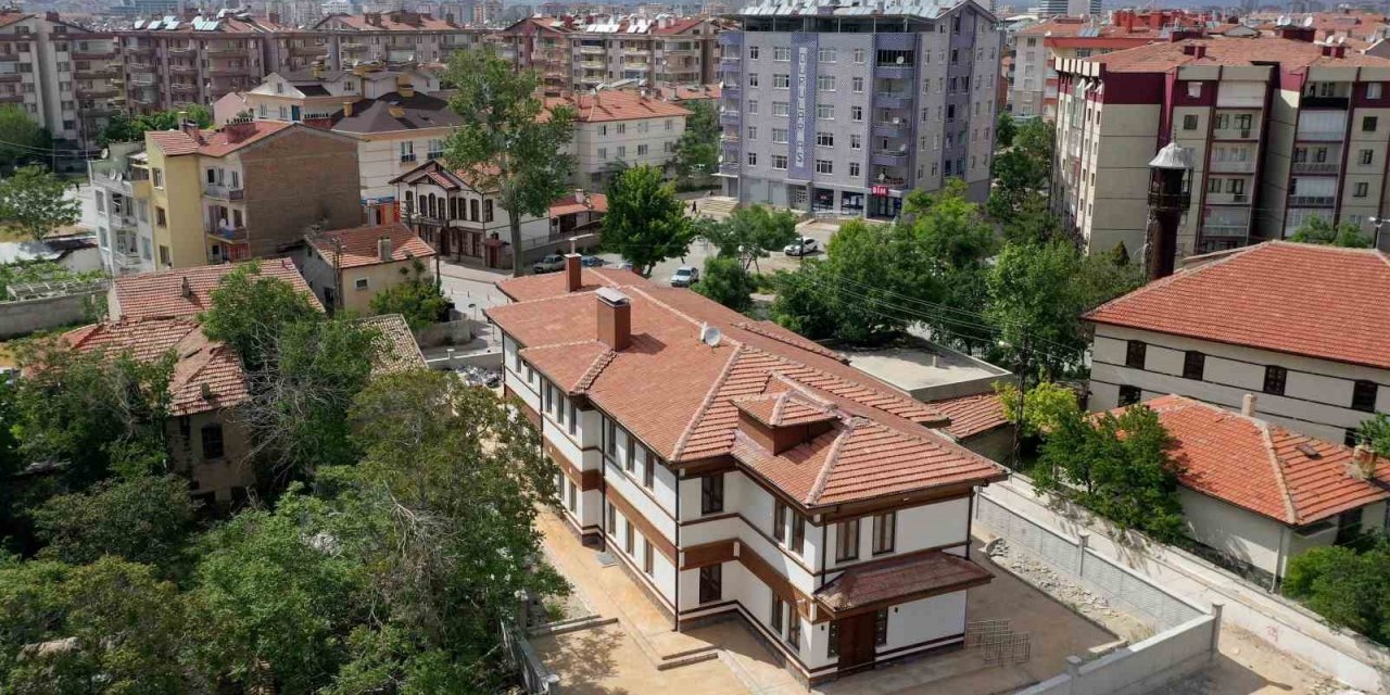 Konya'daki iki mahalleye kurs merkezi kazandırılıyor