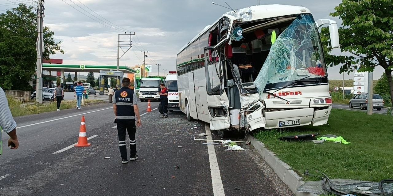 İşçi servisleri çarpıştı: 11 yaralı