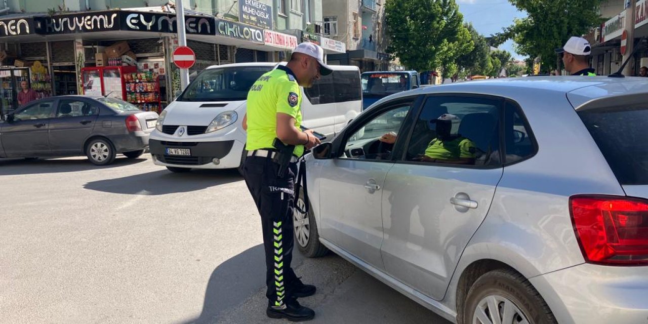 Konya'da trafik kurallarına uymayan sürücülere para cezası kesildi