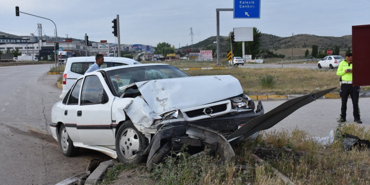 Kırıkkale'de cip ile otomobil çarpıştı: 4 yaralı