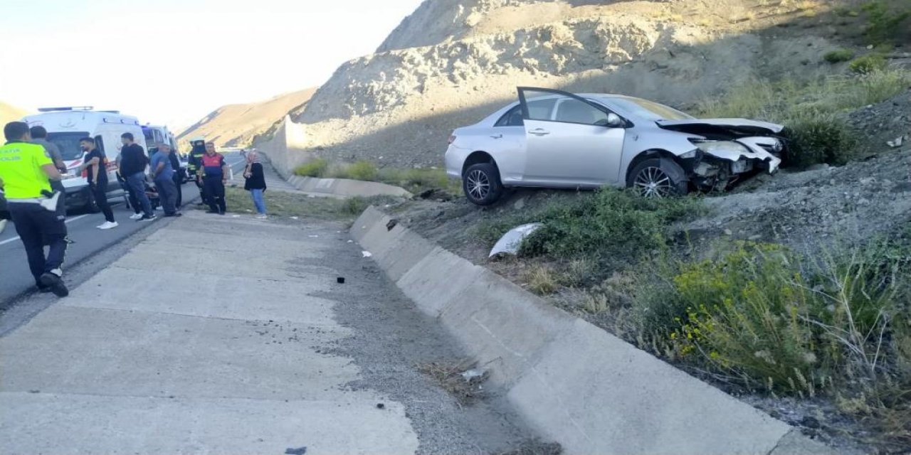 Erzincan'da trafik kazası, 1 kişi öldü, 3 kişi yaralandı