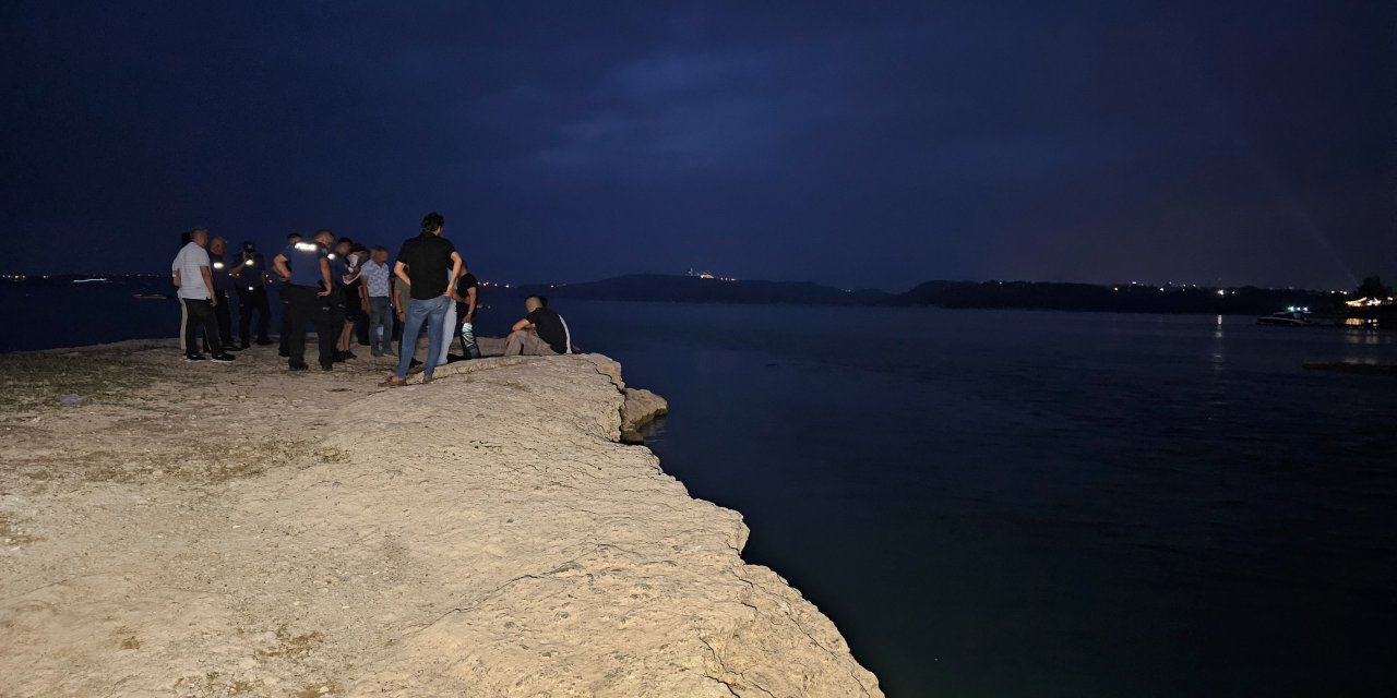 Baraj Gölü'ne giren genç boğuldu