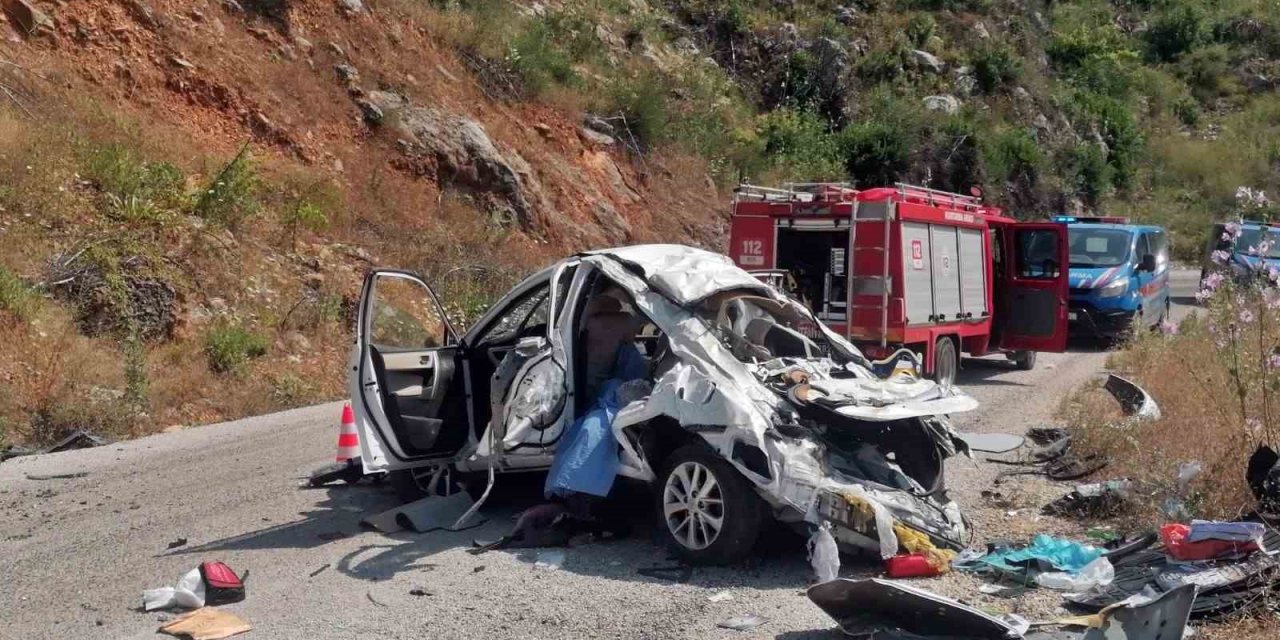 Feci kaza: 2 ölü, 1’i ağır 3 yaralı