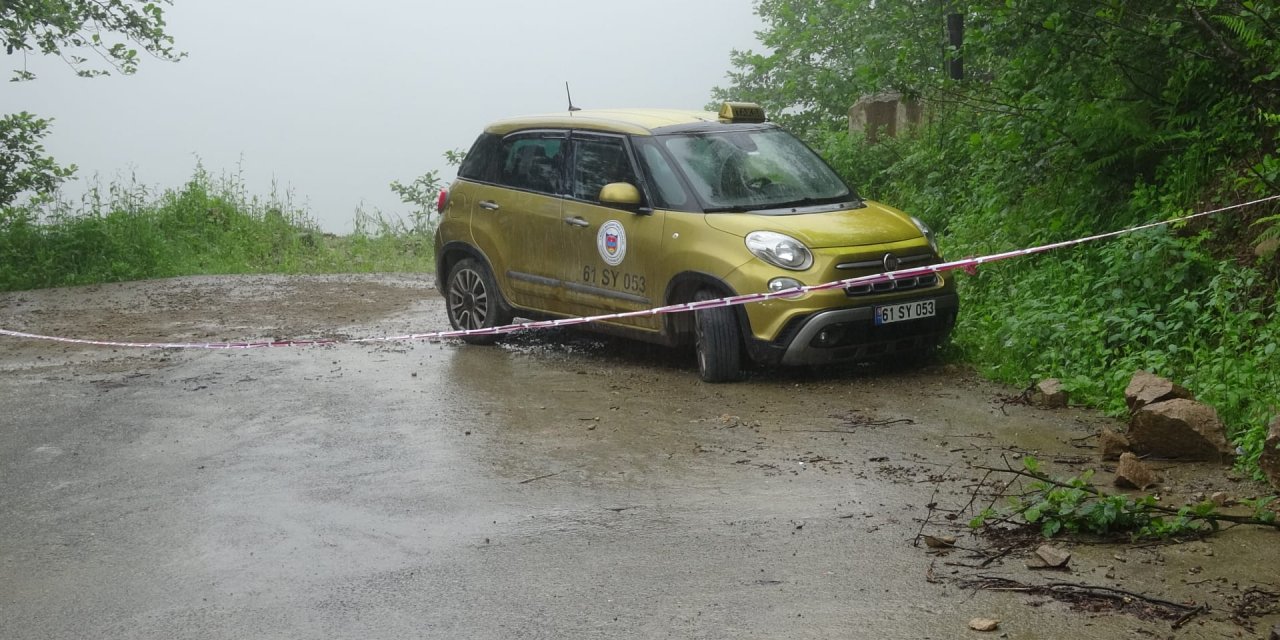 Taksi yayla yolunda terk edilmiş, sürücü ise 10 kilometre mesafede ölü bulundu