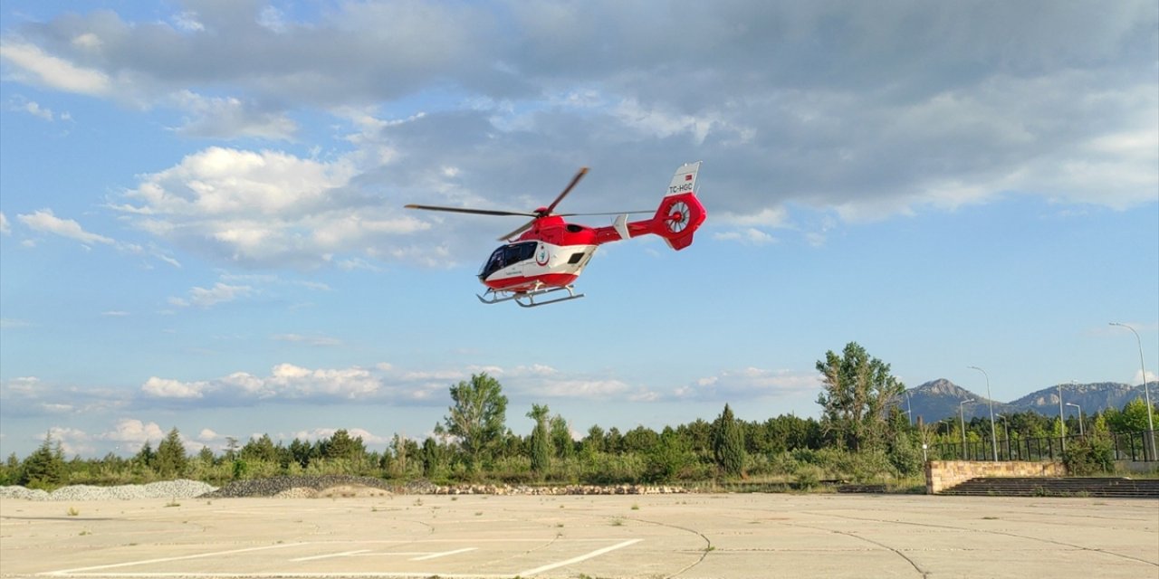 Seydişehir'de hava ambulansı felç geçiren hasta için havalandı