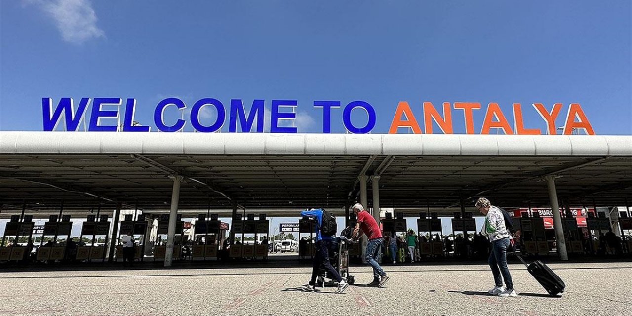 Antalya'ya turist akını! Listenin ilk sırasında o ülke var