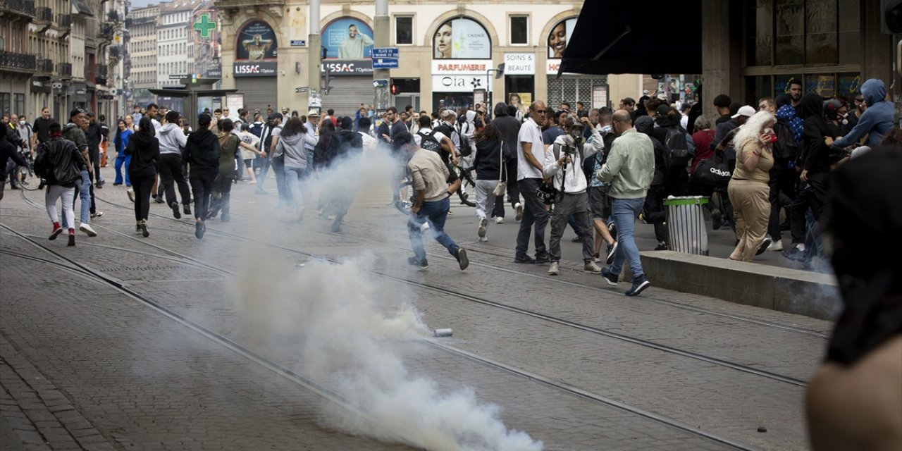 Fransa Adalet Bakanından çocukları protestolara karışan ebeveynlere tehdit