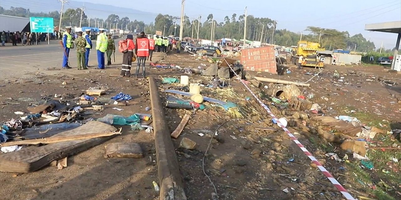 Kontrolden çıkan kamyon pazara daldı, 51 kişi öldü