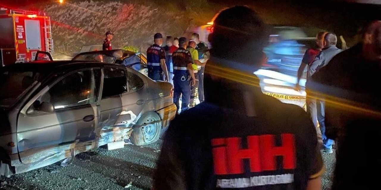Çankırı’da iki otomobil çarpıştı: 1 ölü, 9 yaralı