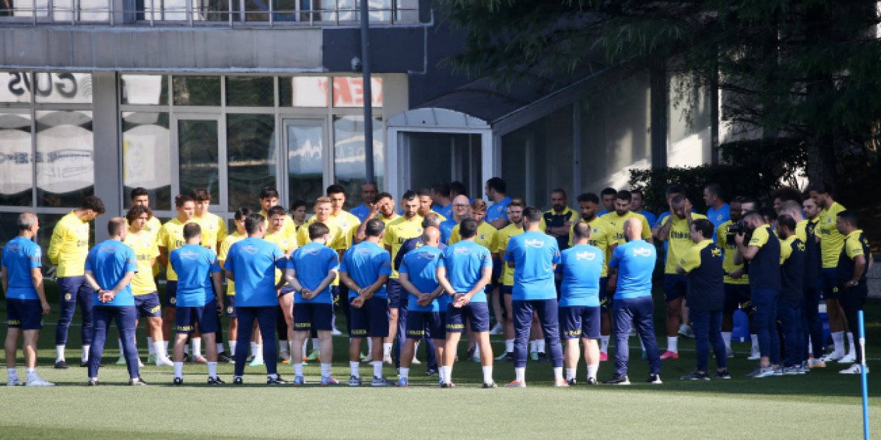 Fenerbahçe'nin kamp kadrosunu açılandı