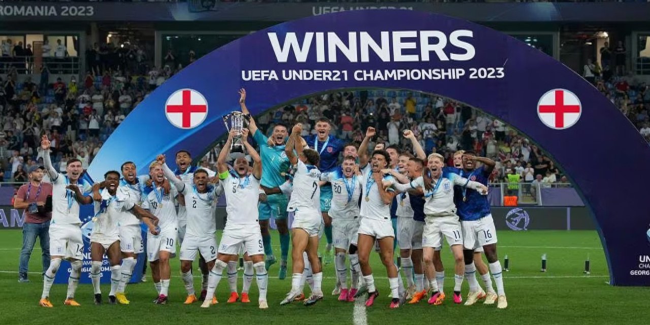 İspanya fırsatı tepki! Kupa 39 yıl sonra İngiltere'nin