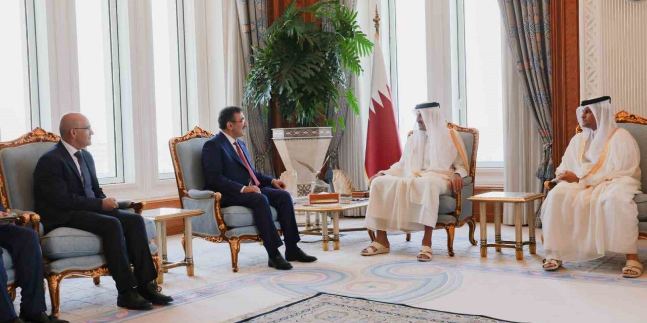 Cevdet Yılmaz ve Mehmet Şimşek'ten Katar'da kritik görüşme