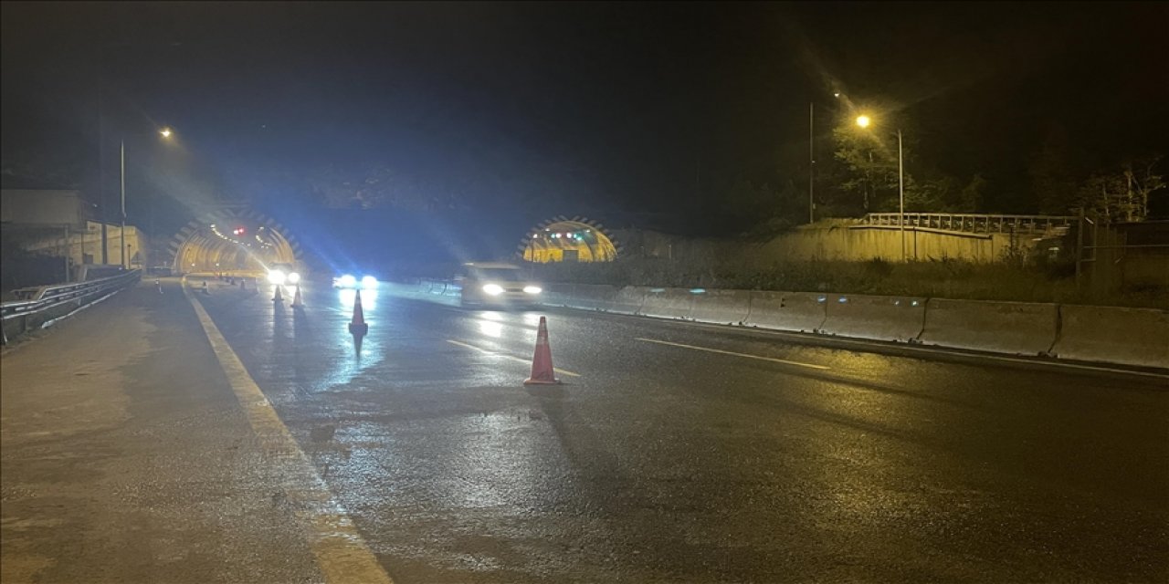 Heyelan nedeniyle kapatılan Anadolu Otoyolu ulaşıma açıldı