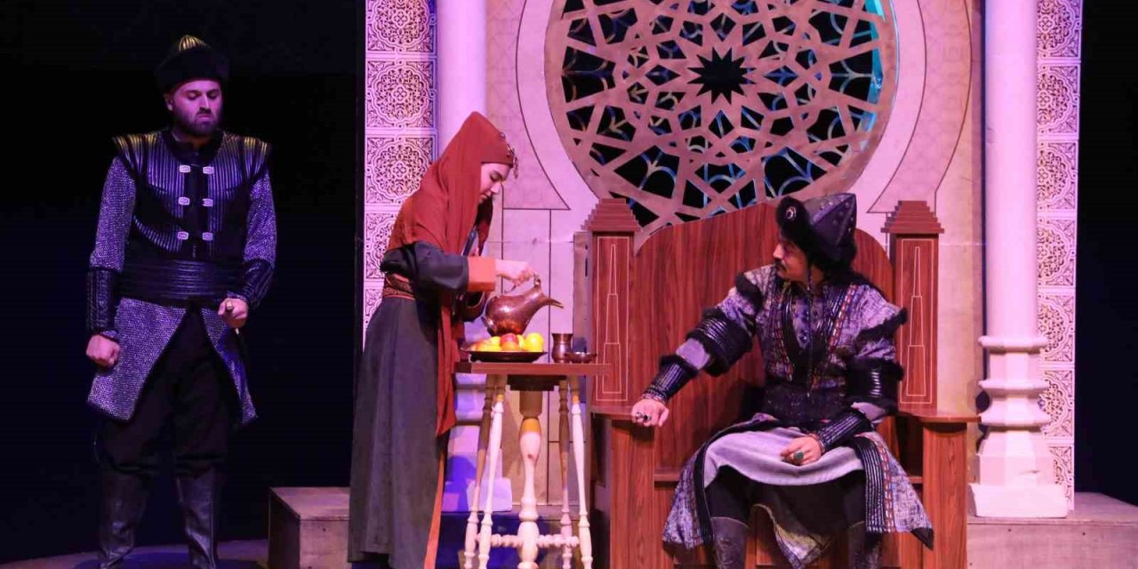 Konya'da 15 Temmuz’a özel "Nizamülmülk" oyunu sahnelendi