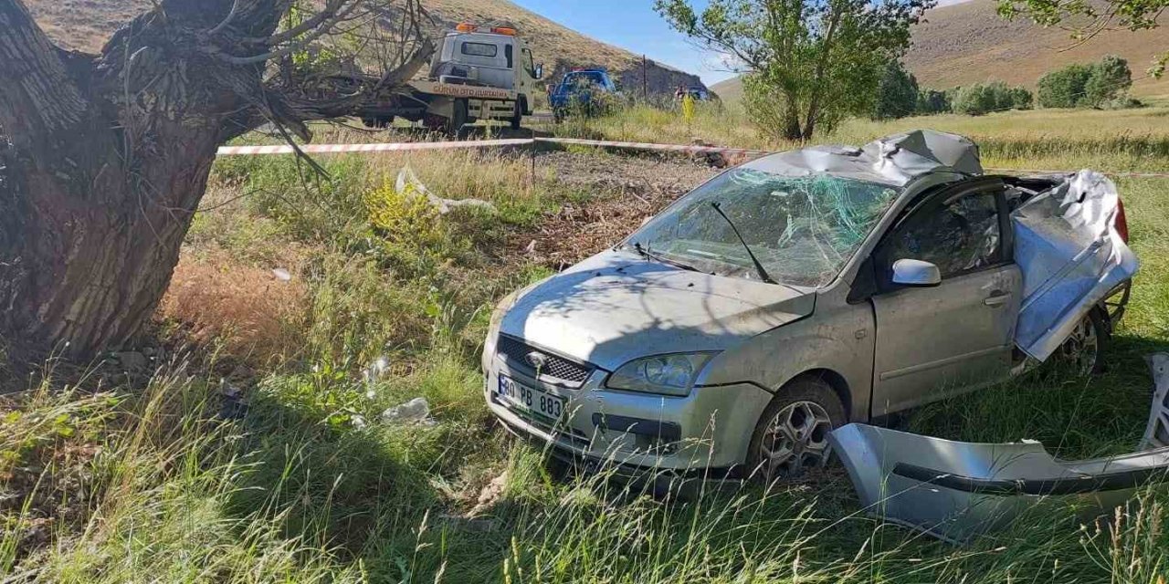 Trafik kazasında bebek hayatını kaybetti, aynı aileden 3 kişi ağır yaralandı