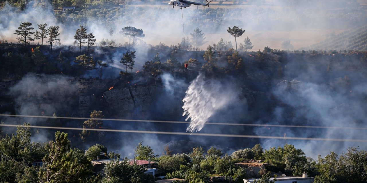 Mersin'deki yangında 4 mahallede 373 ev boşaltıldı