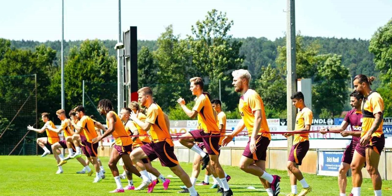 Galatasaray yeni kadroyu UEFA'ya bildirdi!