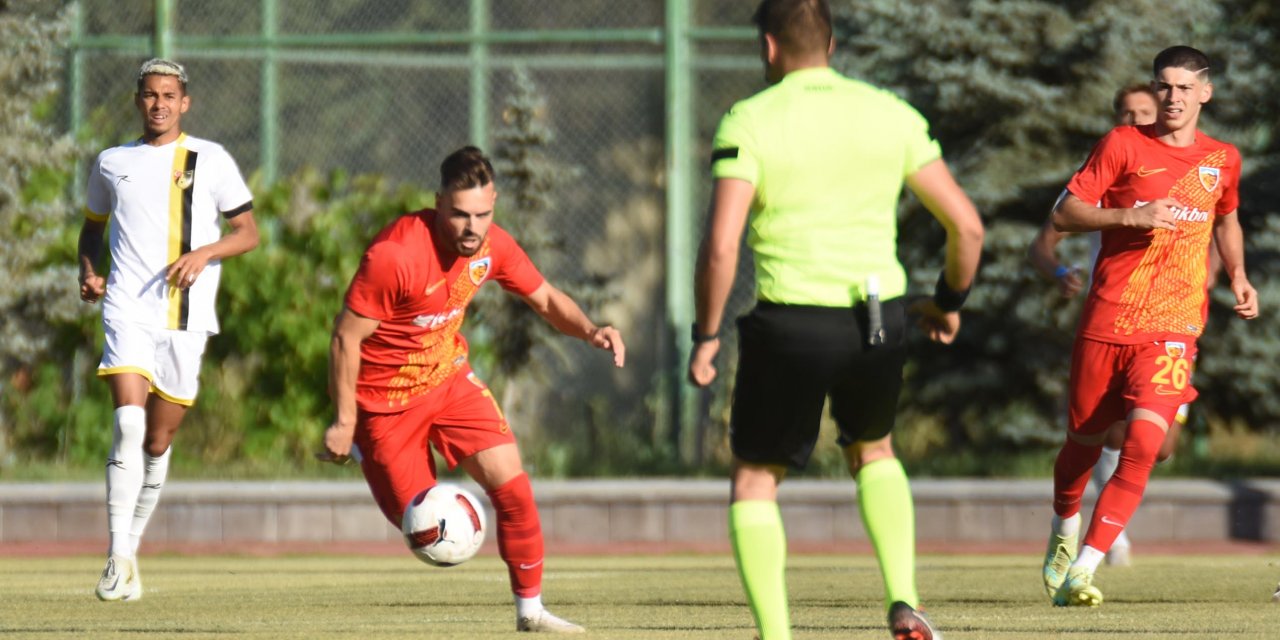 Kayserispor hazırlık maçında İstanbulspor’u 3-2 mağlup etti
