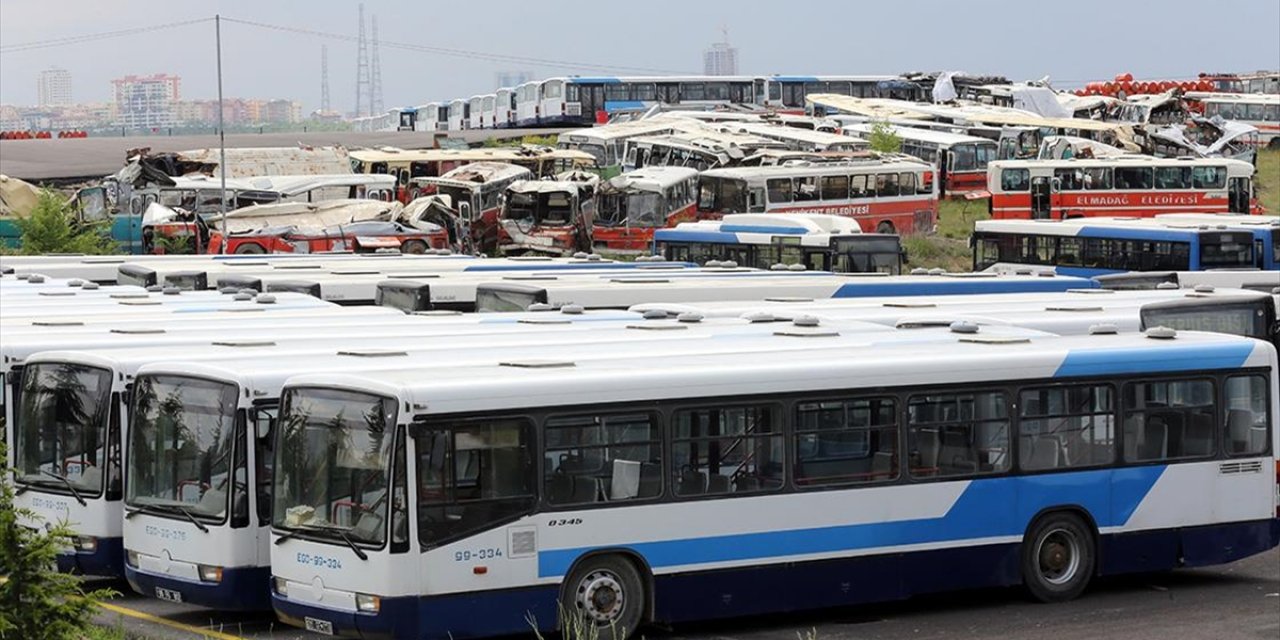 Otobüs, minibüs ve midibüs ihracatı ilk yarıda 1 milyar dolara yaklaştı