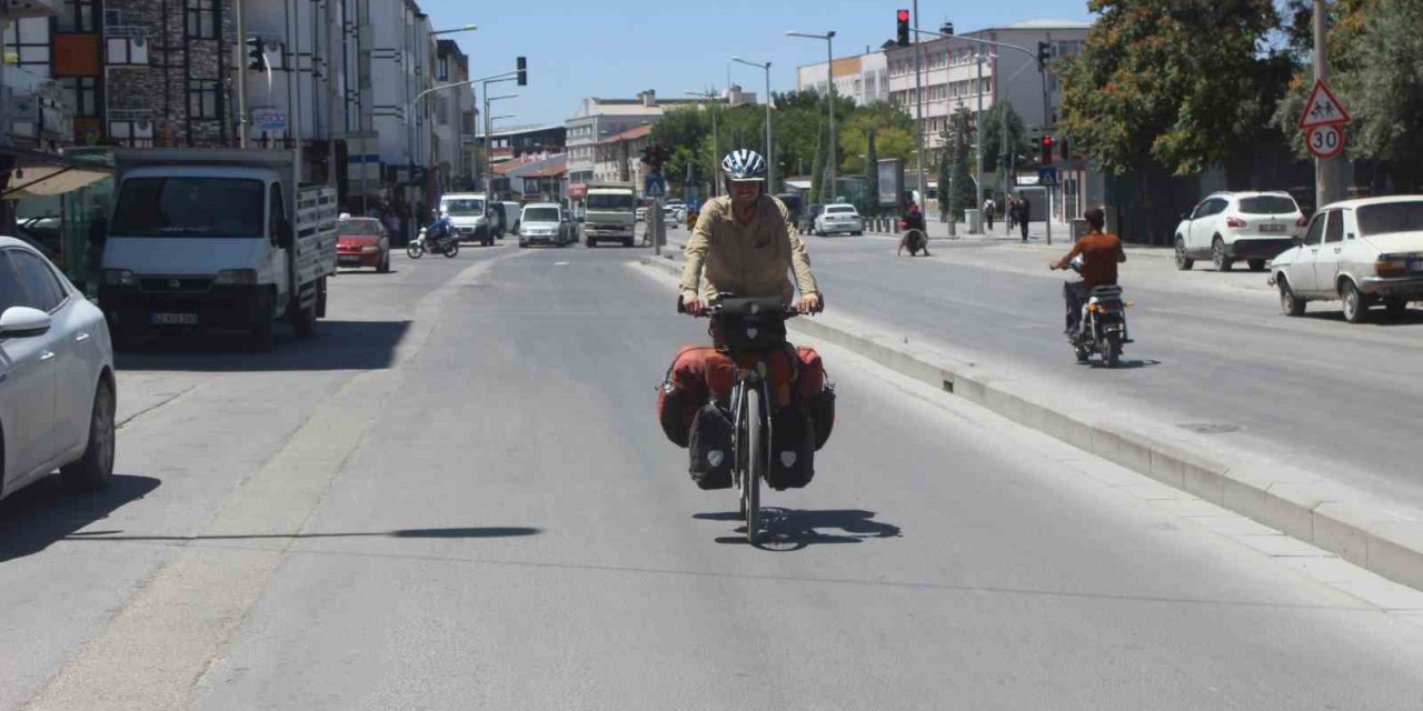 Bisikletle dünya turuna çıkan Fransız, Konya’da mola verdi