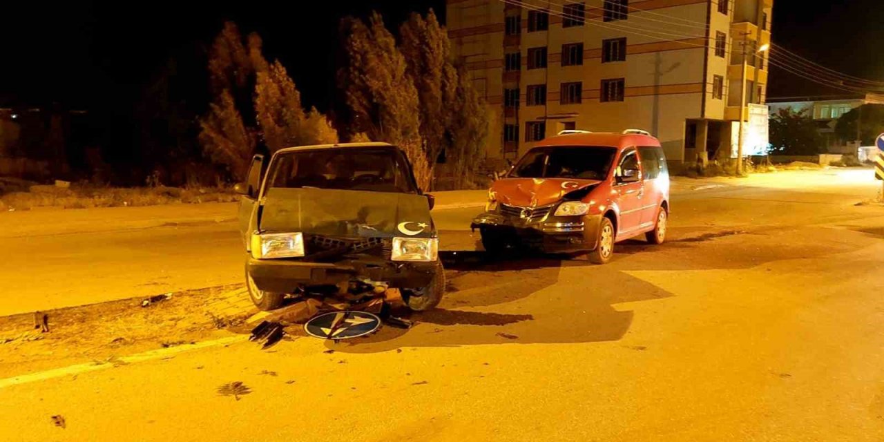 Konya’da 2 araç çarpıştı: 2 yaralı