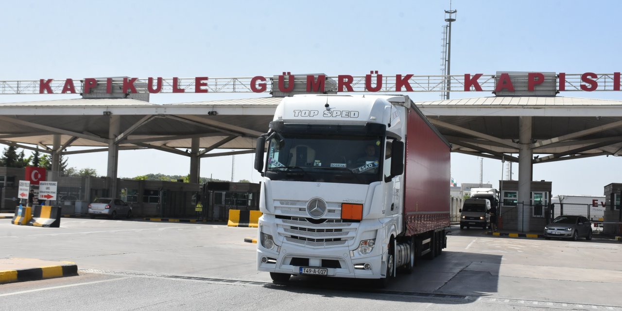 Kapıkule'de TIR'da 2 kaçak göçmen cesedi bulundu