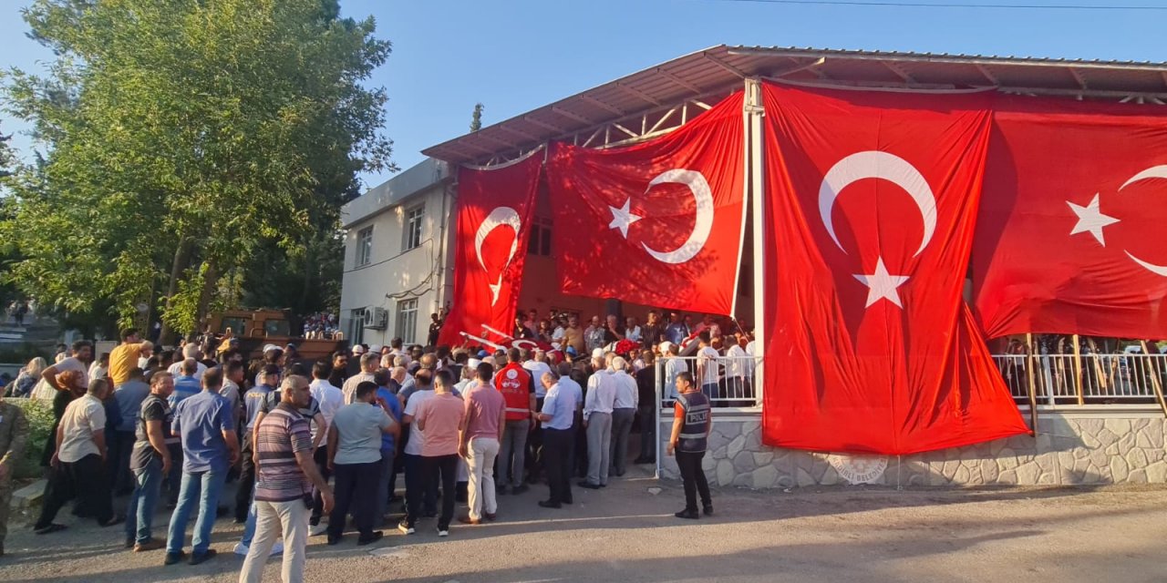 Şehit Sözleşmeli Er Ömer Cinkara son yolculuğuna uğurlandı