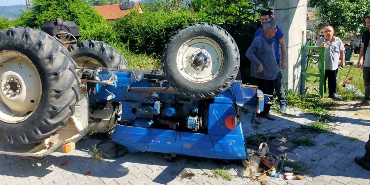 Harç tankerini bağladığı traktörüyle takla attı: 1 yaralı