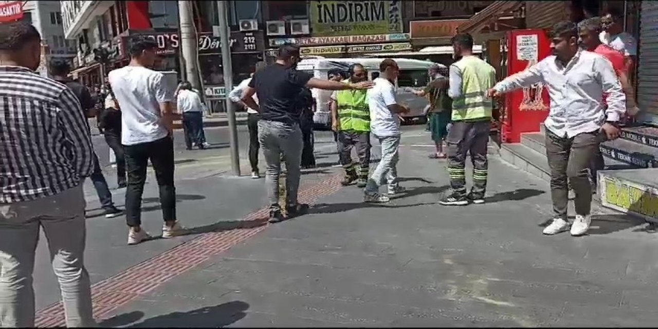 Sokak ortasında silahlı kavga; 1 ölü