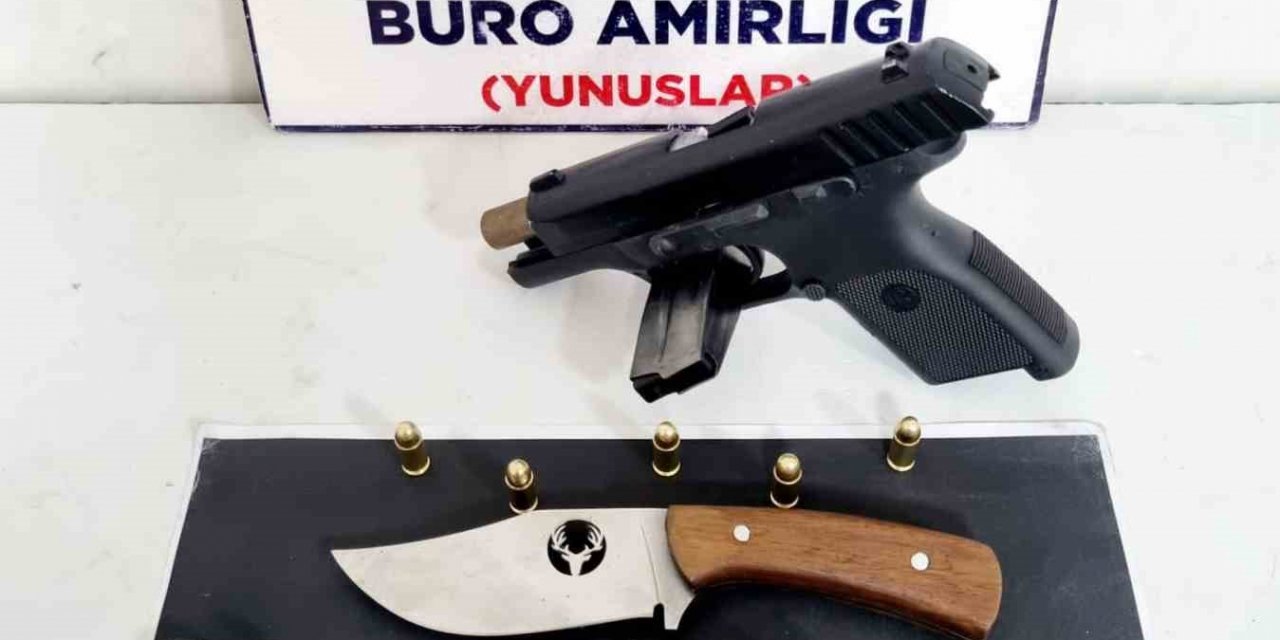 3 kişinin üzerinde ruhsatsız tabanca ve uyuşturucu bulundu