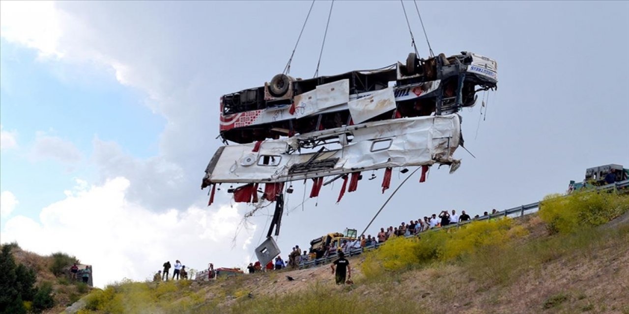 Kars'taki yolcu otobüsü kazasında can kaybı arttı