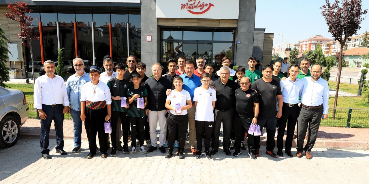 Konya'daki belediyeden gençlere destek sözü