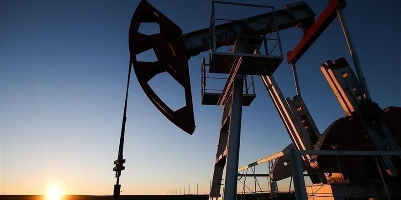 Küresel petrol arzı temmuzda yaklaşık 1 milyon varil azaldı