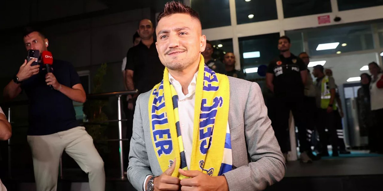 Cengiz Ünder resmen Fenerbahçe'de! Yıllık ücreti belli oldu