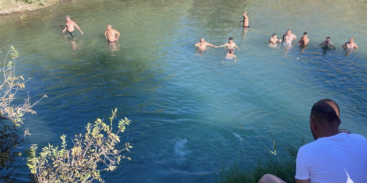 Tunceli'de serinlemek için çaya giren iki arkadaştan biri boğuldu