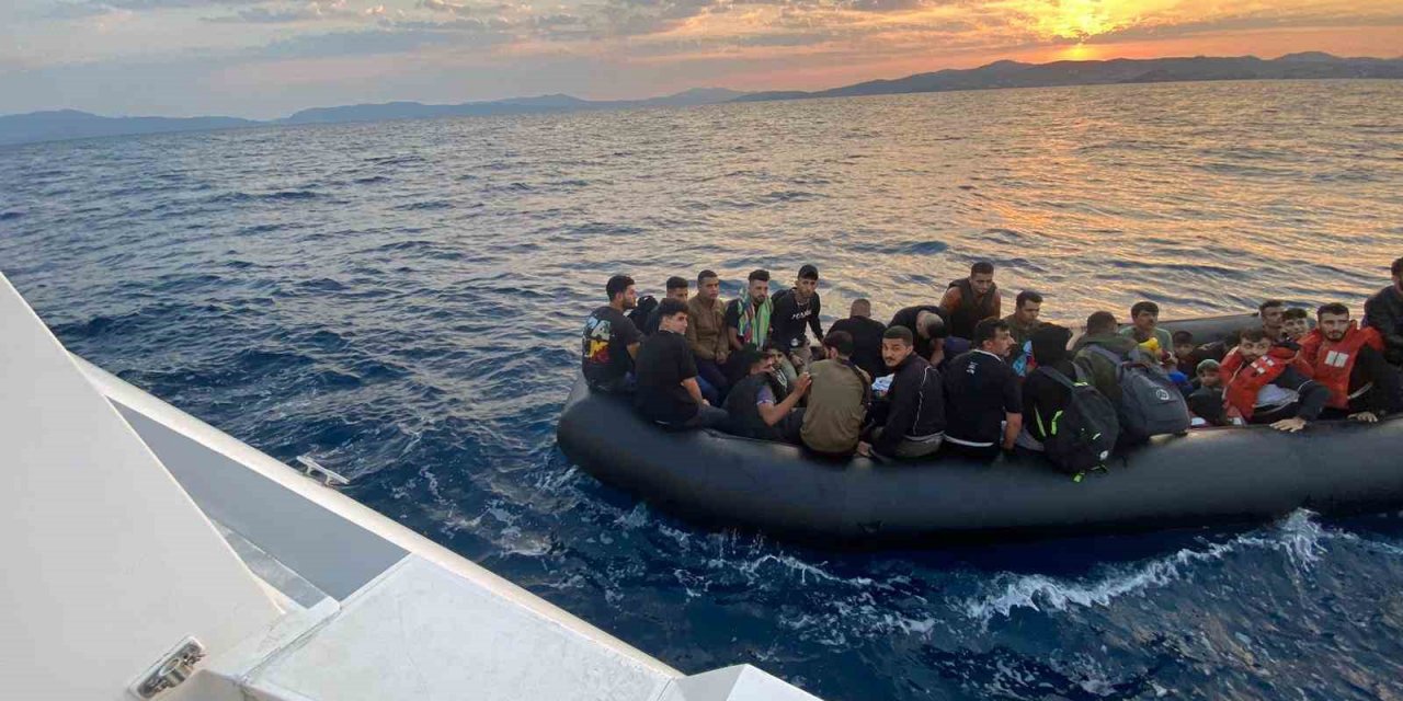 Yunanistan tarafından geri itilen onlarca düzensiz göçmen kurtarıldı