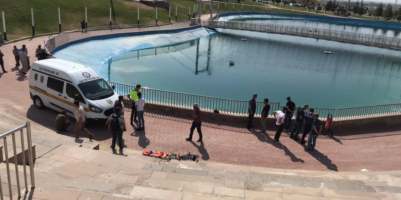 Parktaki süs havuzunda boğulma tehlikesi geçiren 2 kardeş, yoğun bakımda